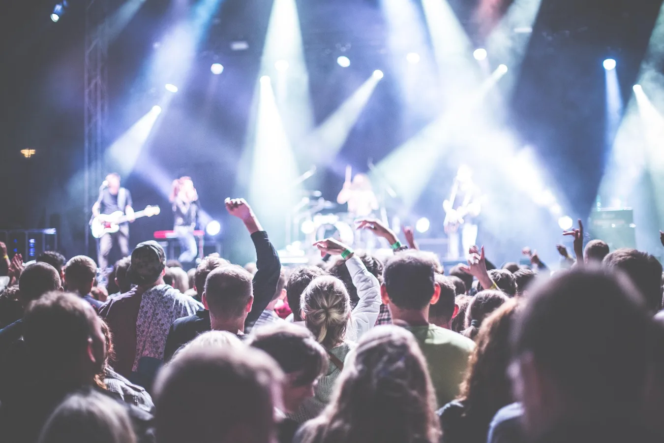Qué incluye contratar un grupo de música para un evento