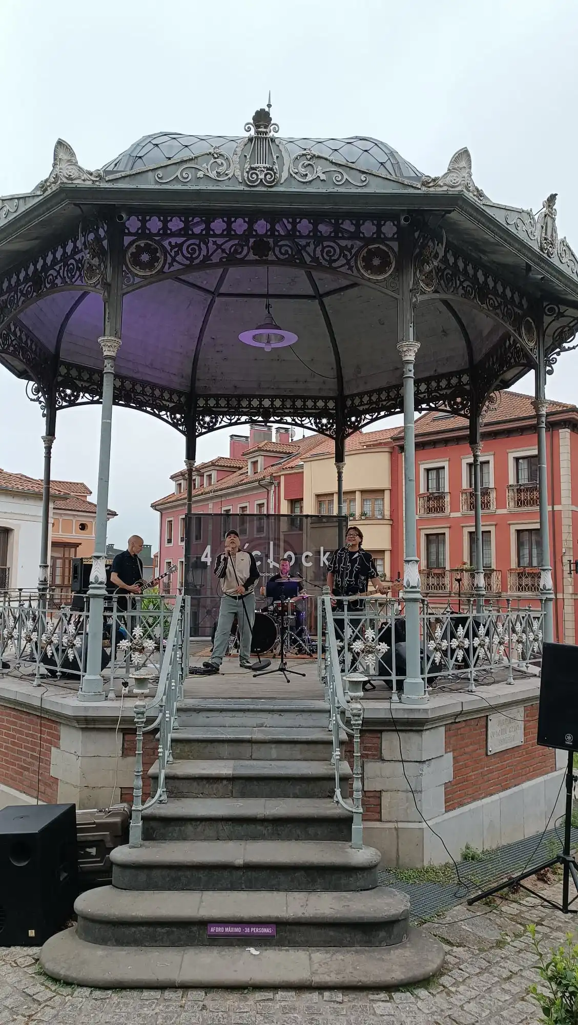 Imagen de 4 O´clock Band