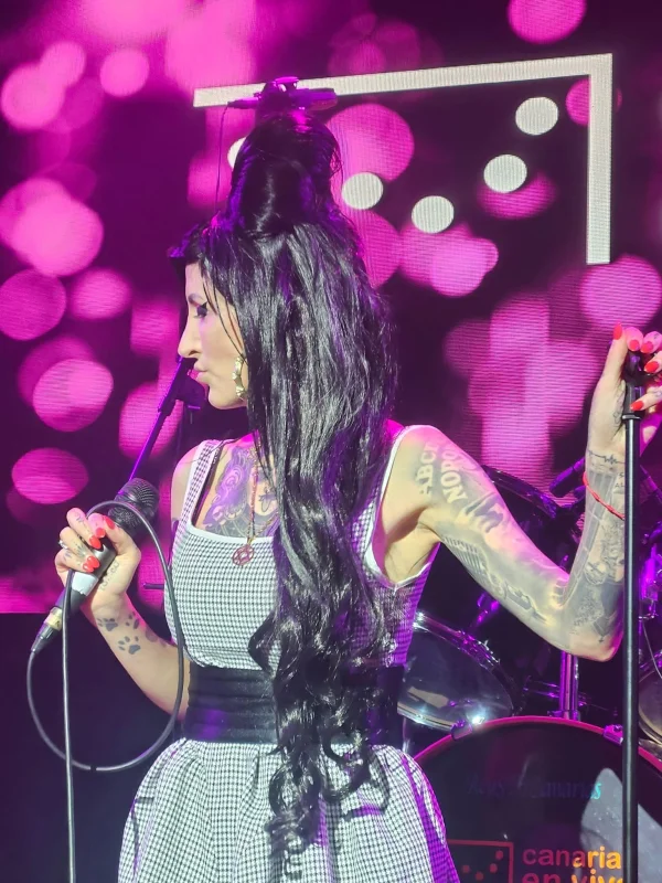 ARMINDA Winehouse