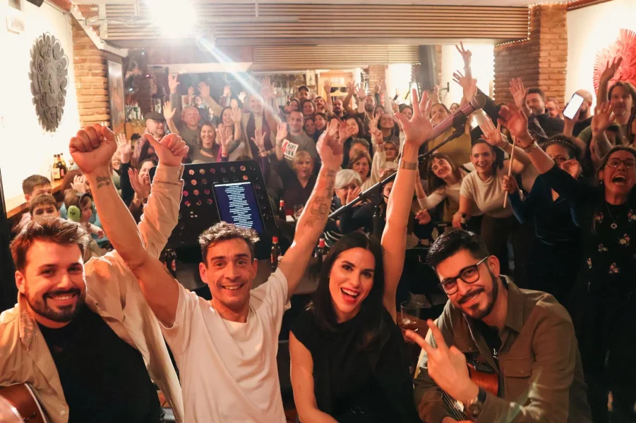 Llenazo en El Volander en nuestro primer concierto como Tributo a La Oreja!❤️🔥