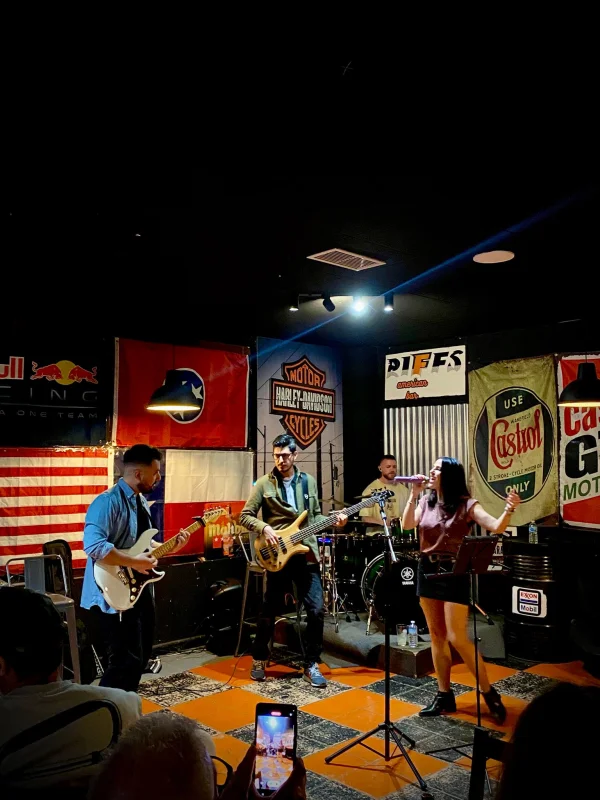 Concierto en El Riffs de La Eliana!