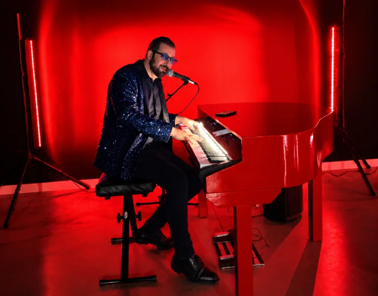 REYES ELTON SHOW, tributo a Elton John de piano y voz en directo