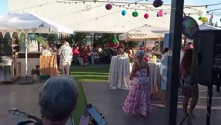 Amenizando fiesta de cumpleaños en jardines Sonia de Murcia